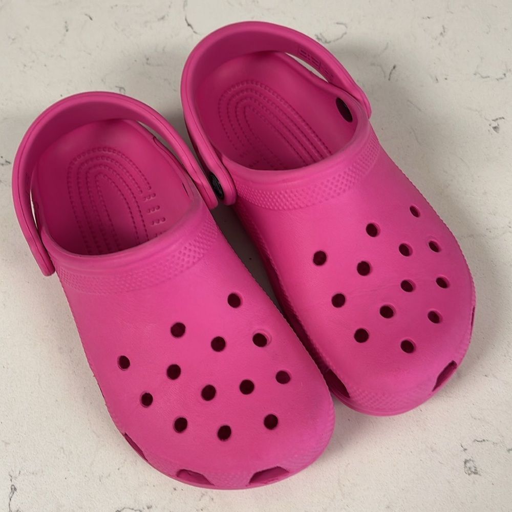 Crocs Classic Clog Size Junior 4 Pink , Barbie Pink, Bubble Gum Pink - Picture 15 of 16